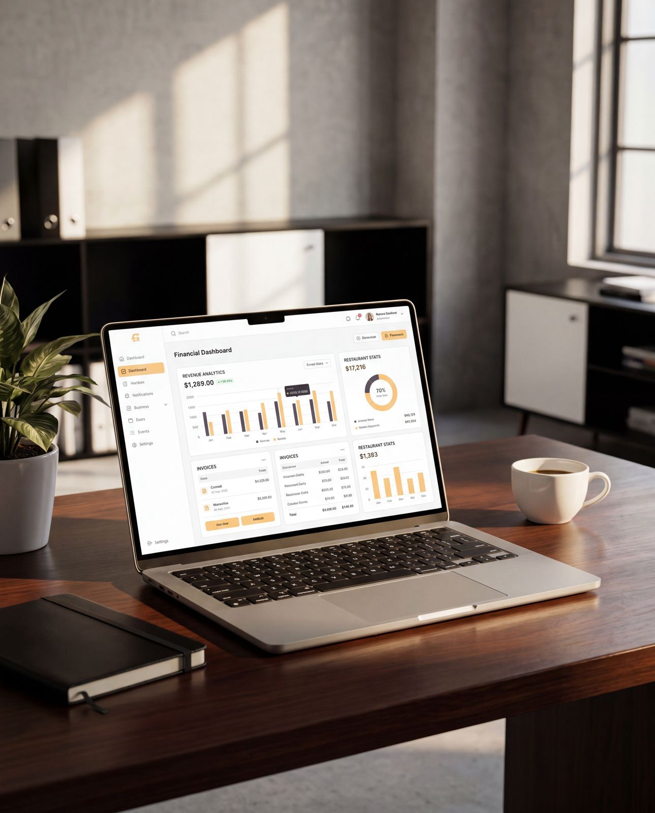 Bildschirm mit Buchhaltungs-Dashboard, Schreibtisch-Szene — DATEV-Export sichtbar.